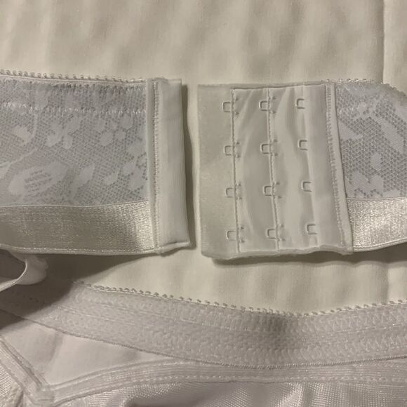 Playtex 18 hour all around smoothing bra. Size 44C white shoulder comfort bra - Picture 6 of 8